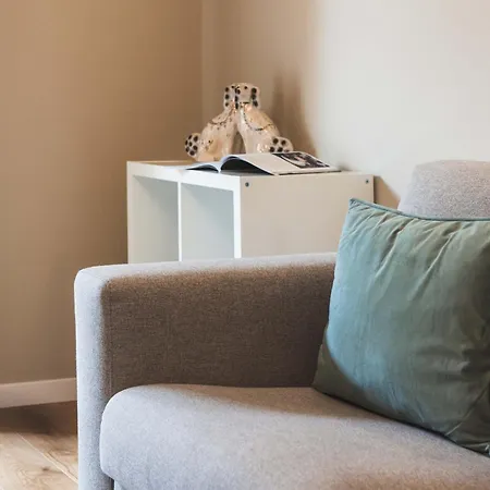 Family&friends ترييستي